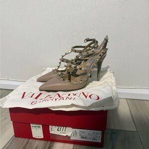 Valentino Garavani Beige Rockstud Heels